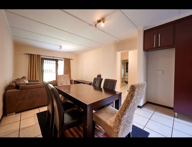 3 BEDROOM APARTMENT RENTED IN SUNNINGHILL